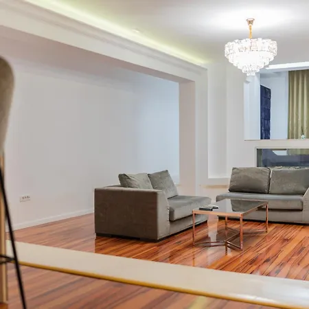 Huge Luxury Flat With 3br - Pool & Gym Apartment Bucharest
