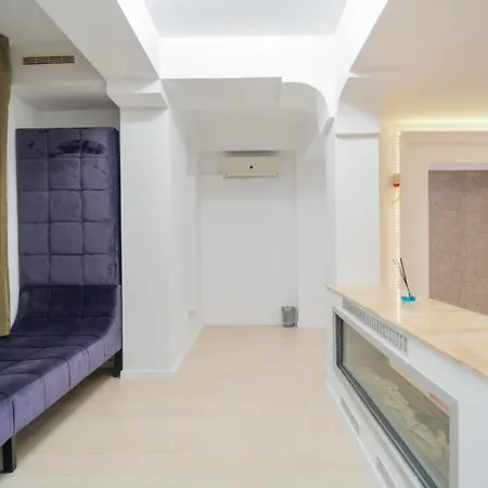 Huge Luxury Flat With 3br - Pool & Gym Bucharest