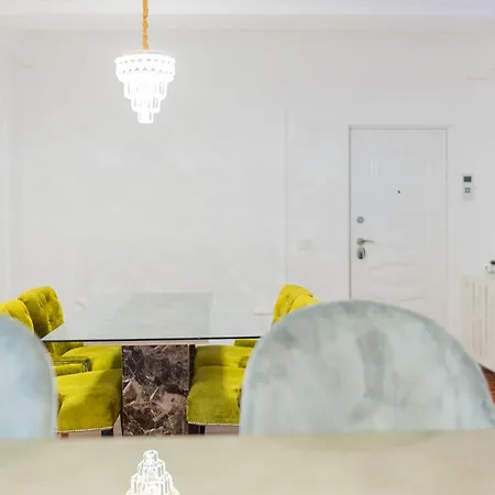 Huge Luxury Flat With 3br - Pool & Gym Apartment *