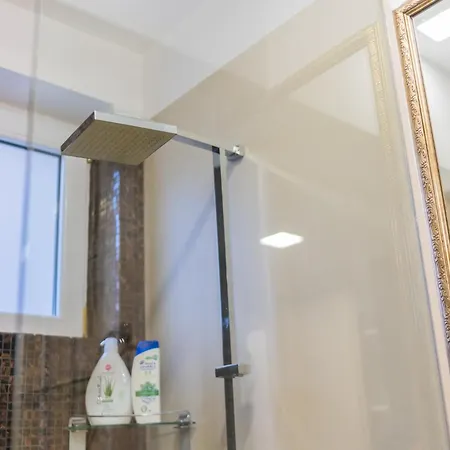 Apartment Huge Luxury Flat With 3br - Pool & Gym Bucharest