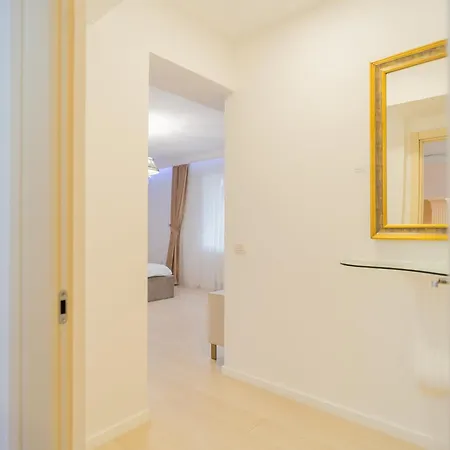 Huge Luxury Flat With 3br - Pool & Gym Apartment Bucharest