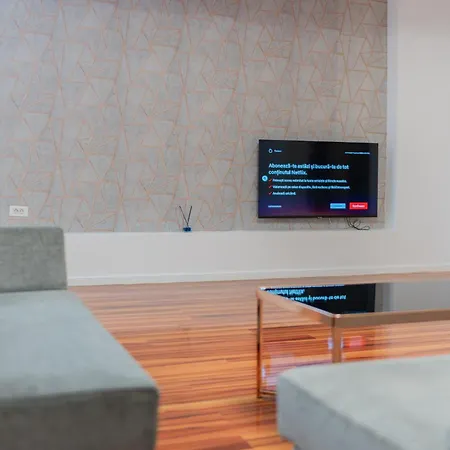 Huge Luxury Flat With 3br - Pool & Gym Bukarest