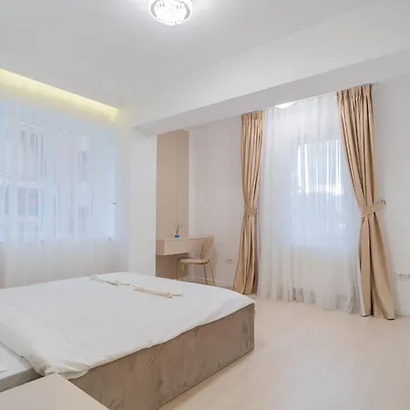 Huge Luxury Flat With 3br - Pool & Gym Apartment