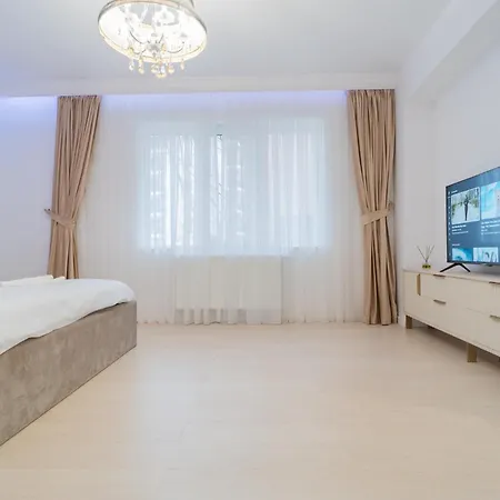 Huge Luxury Flat With 3br - Pool & Gym * Bukarest