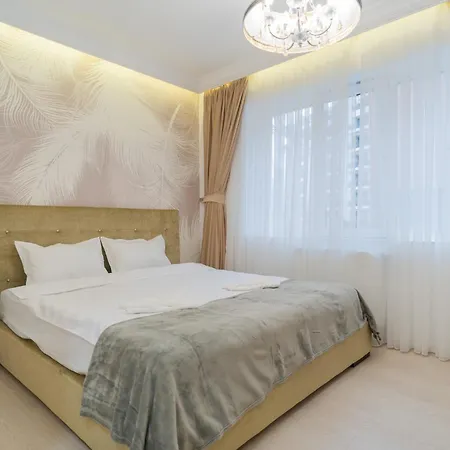 Huge Luxury Flat With 3br - Pool & Gym Bucharest