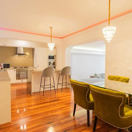 Huge Luxury Flat With 3br - Pool & Gym Apartment *