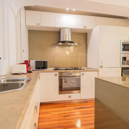 דירה Huge Luxury Flat With 3br - Pool & Gym