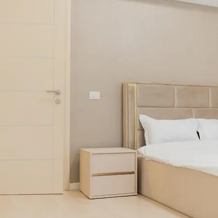 דירה Huge Luxury Flat With 3br - Pool & Gym