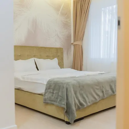 Huge Luxury Flat With 3br - Pool & Gym