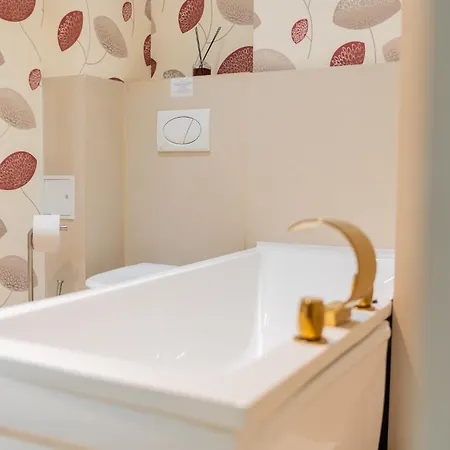 Huge Luxury Flat With 3br - Pool & Gym *