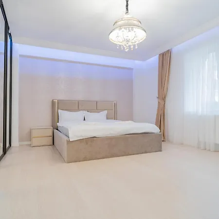 Huge Luxury Flat With 3br - Pool & Gym דירה בוקרשט