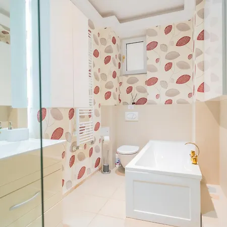 Huge Luxury Flat With 3br - Pool & Gym דירה *