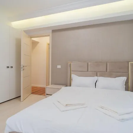 דירה Huge Luxury Flat With 3br - Pool & Gym