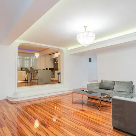 דירה Huge Luxury Flat With 3br - Pool & Gym *