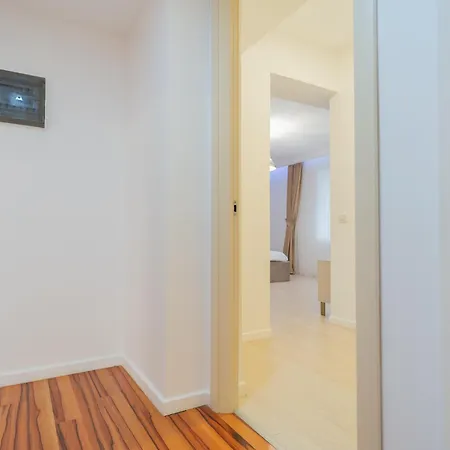 Huge Luxury Flat With 3br - Pool & Gym *