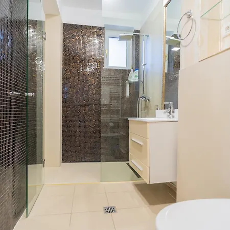 דירה Huge Luxury Flat With 3br - Pool & Gym בוקרשט