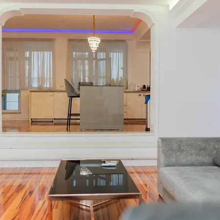 דירה Huge Luxury Flat With 3br - Pool & Gym