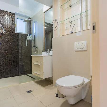 Huge Luxury Flat With 3br - Pool & Gym דירה