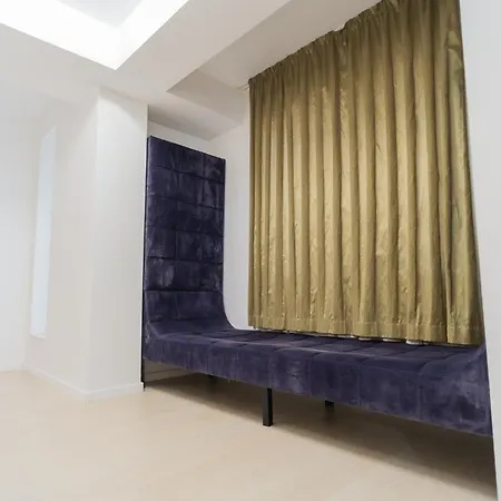Huge Luxury Flat With 3br - Pool & Gym דירה *
